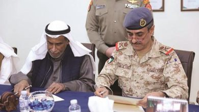 اللواء الركن فهد الطريجي ود.محمد المقاطع خلال توقيع اتفاقية التعاون المشترك