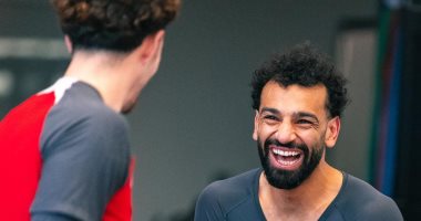 تقارير: محمد صلاح يرغب فى تمديد عقده مع ليفربول.. وباريس يترقب